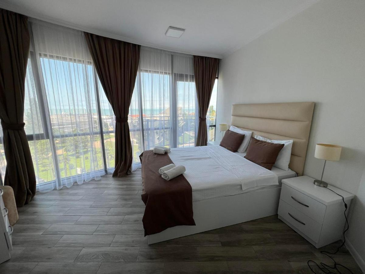 Holiday Premium Apartments Batumi Exterior foto