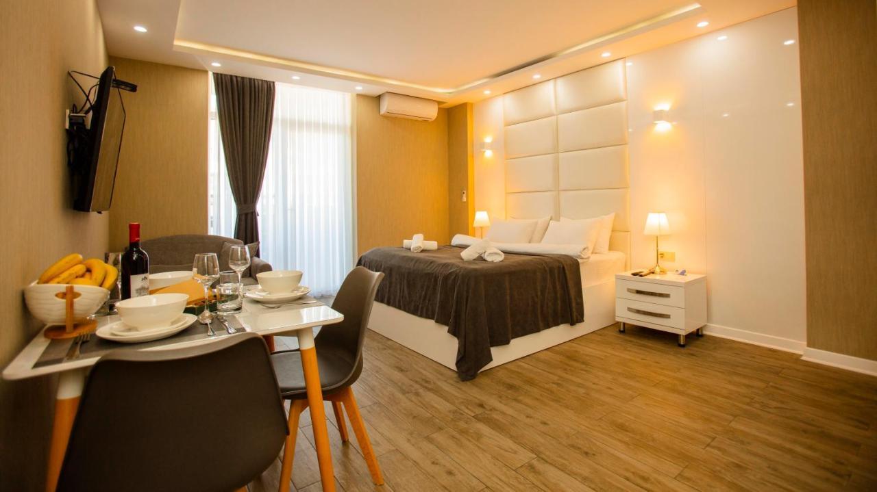 Holiday Premium Apartments Batumi Exterior foto